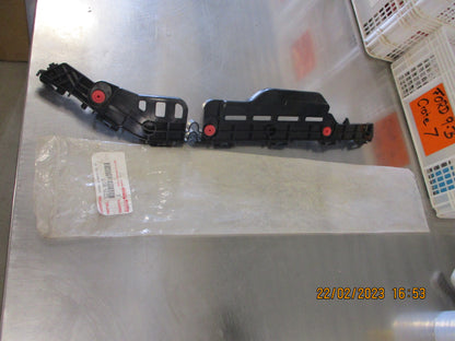 Toyota Kluger Genuine Right Hand Rear Bumper Bracket New Part