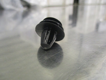 Nissan Qashqai Genuine Side and Rear Body Clip New Part