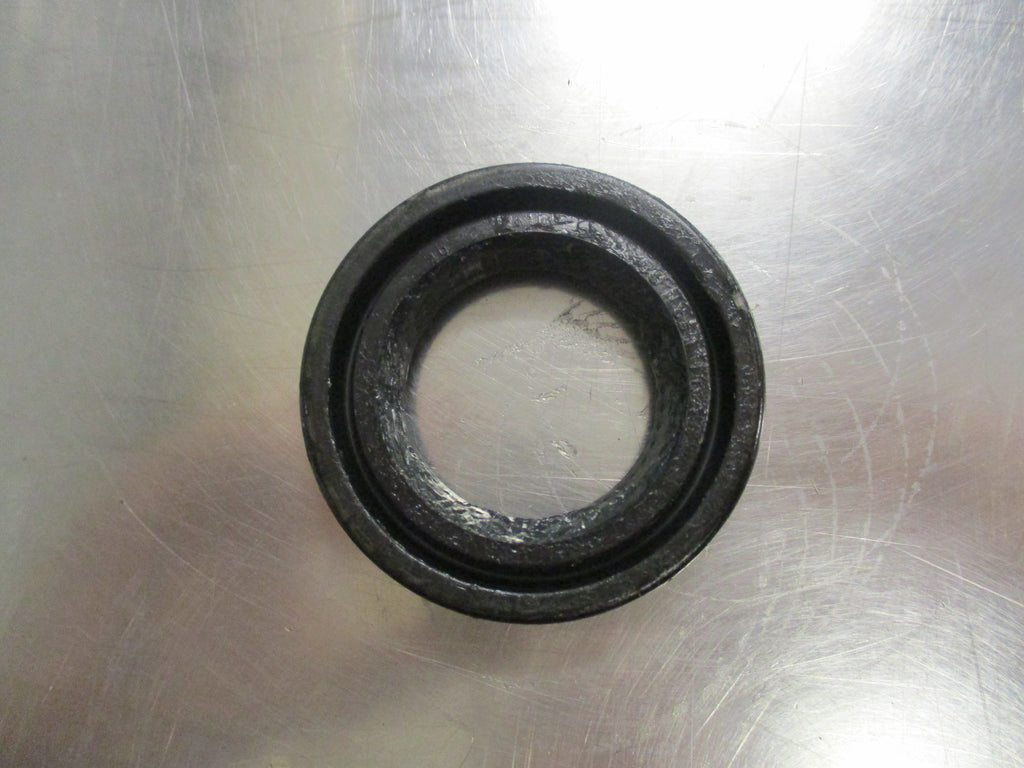 Nissan Navara Genuine Rear Inner Axle Shaft Oil Seal New Part Half