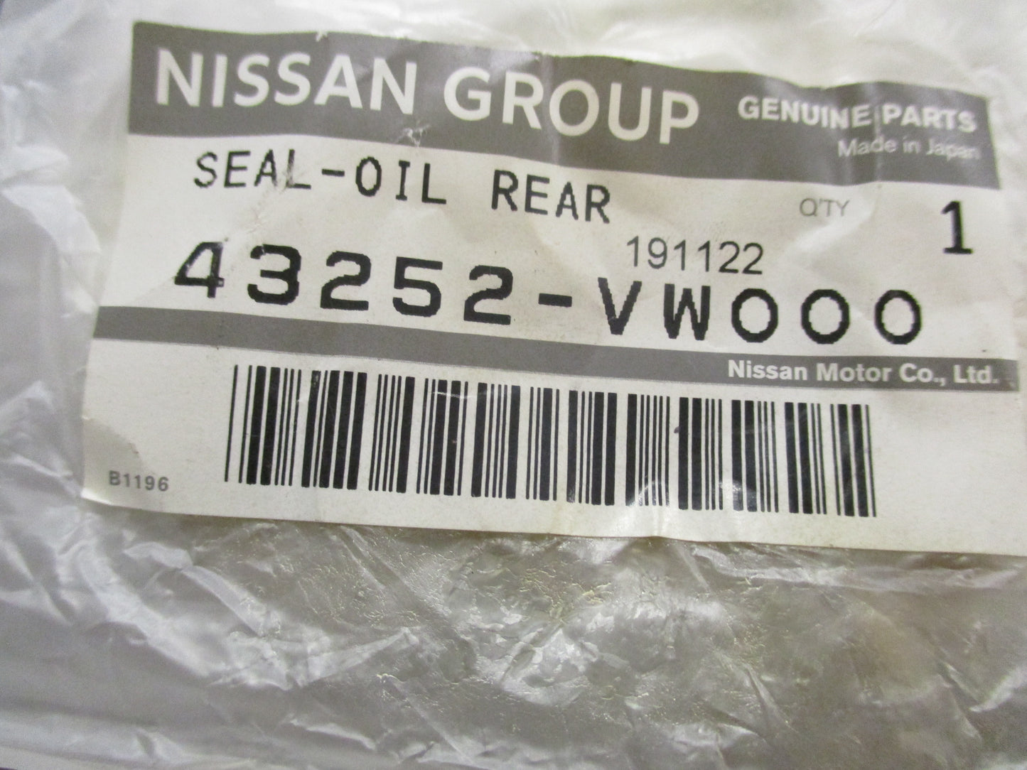 Nissan Navara Genuine Rear Inner Axle Shaft Oil Seal New Part