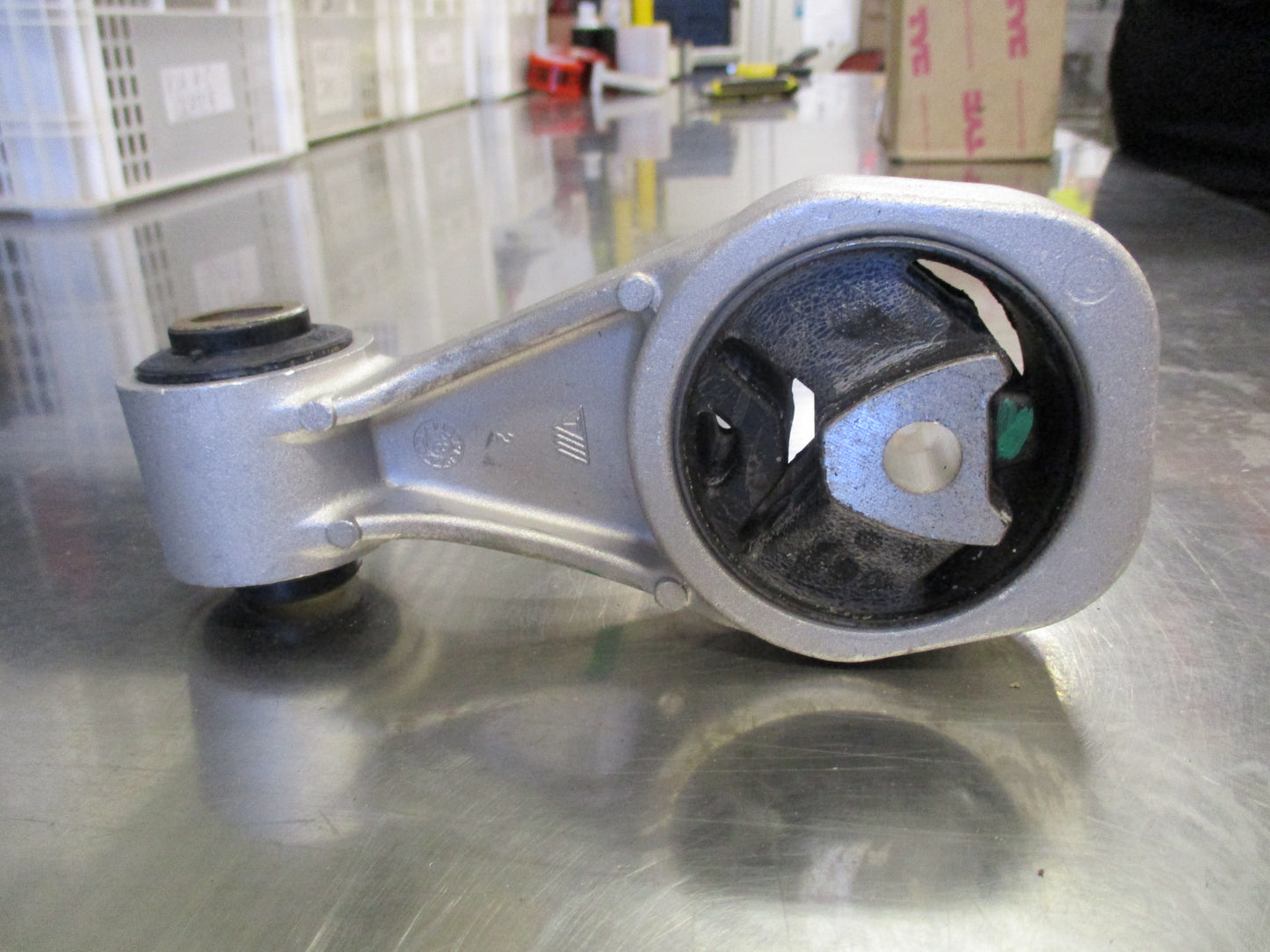 Nissan Juke/Sentra Genuine Torque Rod Assy New Part