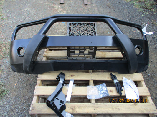 Mitsubishi PB Challenger Genuine Bull Bar Black Hammer Tone Kit New Part