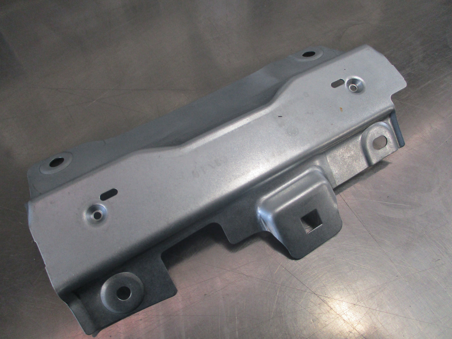 Volkswagen Transporter Genuine Left Retaining Bracket New Part