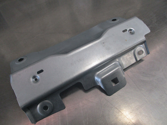 Volkswagen Transporter Genuine Left Retaining Bracket New Part