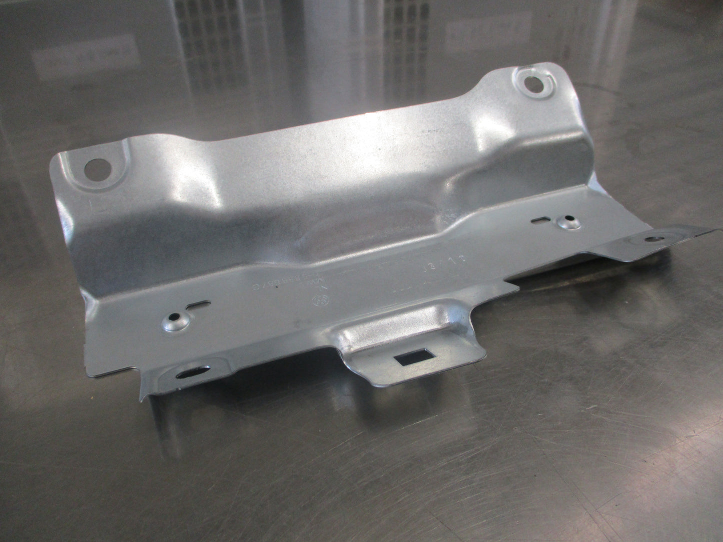 Volkswagen Transporter Genuine Left Retaining Bracket New Part