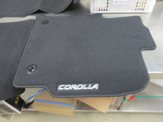 Toyota Corolla Hatch Genuine Set Of Carpet Mat Suits Manual New Part