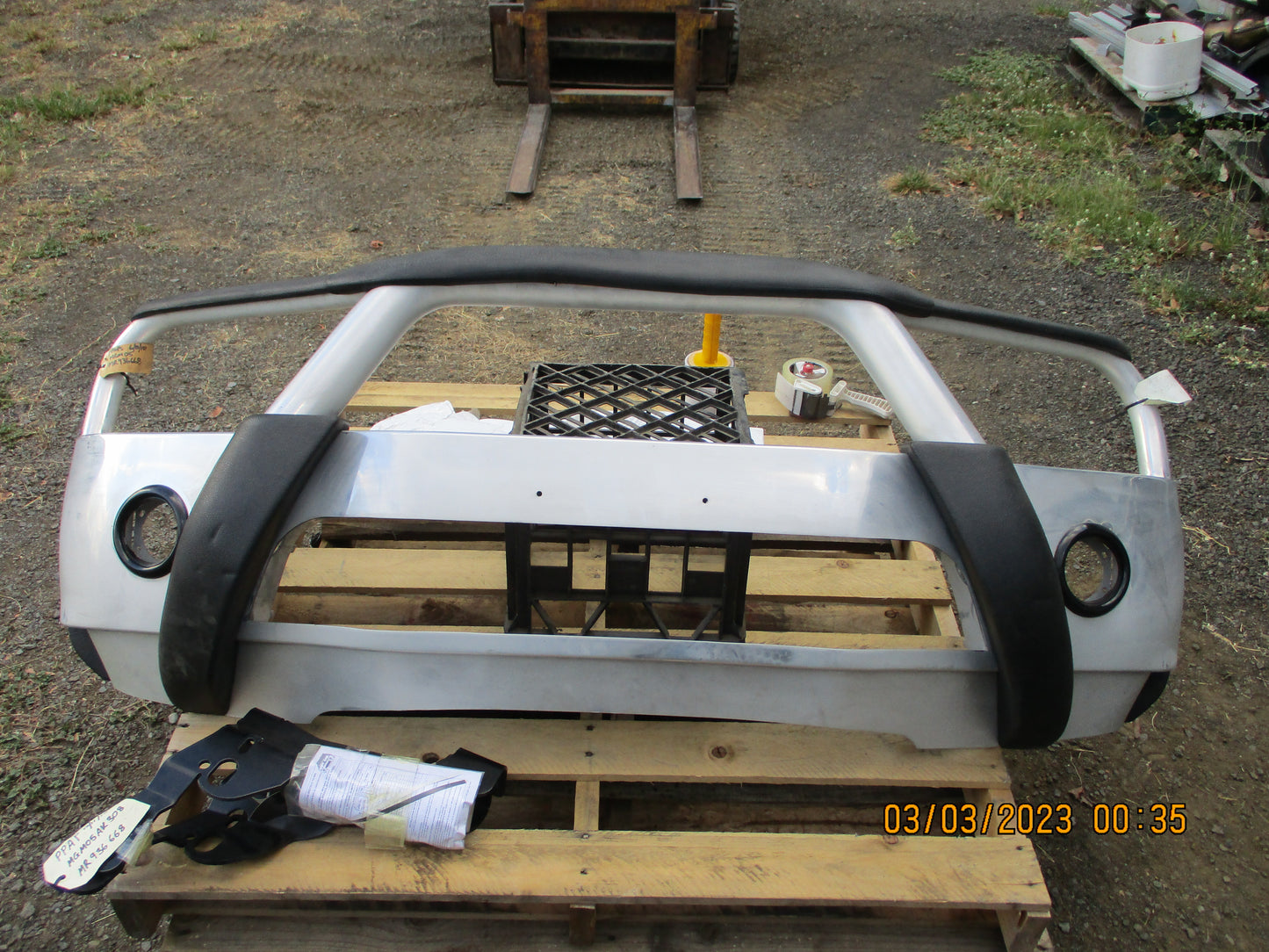 Mitsubishi MN Triton Genuine Alloy Bull Bar Kit New Part