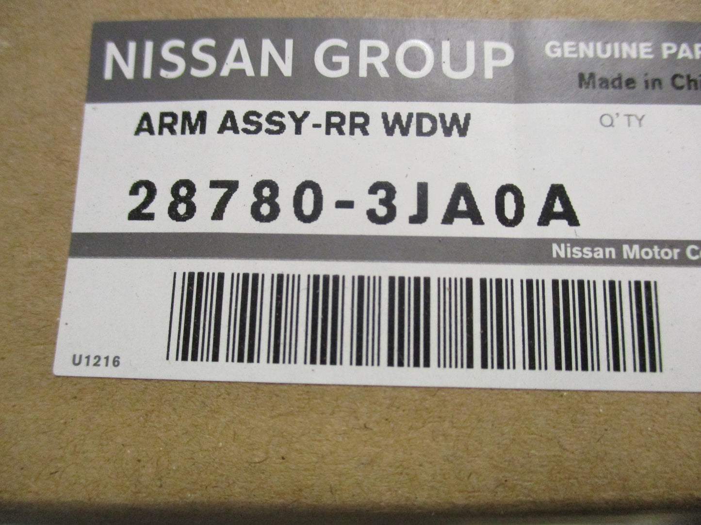 Nissan Pathfinder/X-Trail Genuine Rear Window Wiper Arm New Part