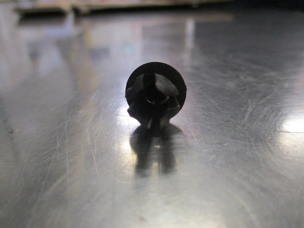 Land Rover Defender/Discovery Genuine Plastic Rivet New Part – Half ...