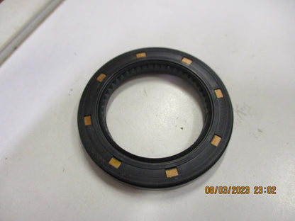 Isuzu TFS16 4ZD1 Genuine Transfer Case Oil Seal New Part
