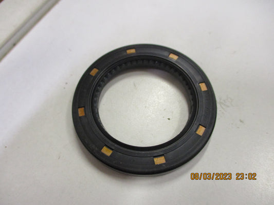 Isuzu TFS16 4ZD1 Genuine Transfer Case Oil Seal New Part