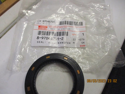 Isuzu TFS16 4ZD1 Genuine Transfer Case Oil Seal New Part
