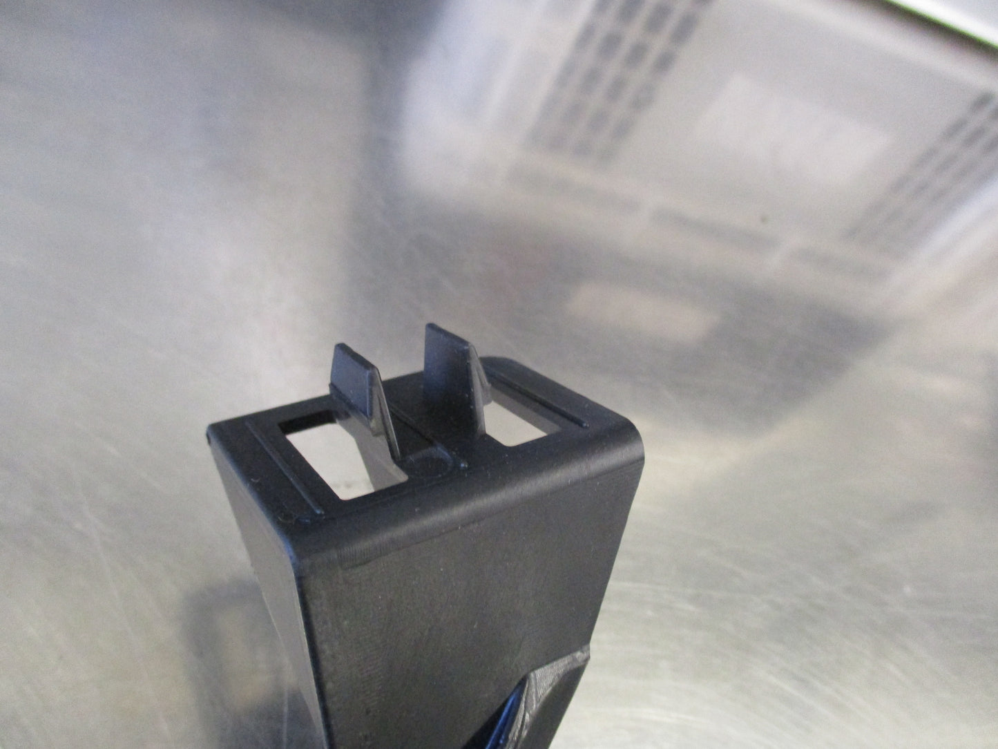 Holden Astra J Genuine Front Right Bumper Support Bracket