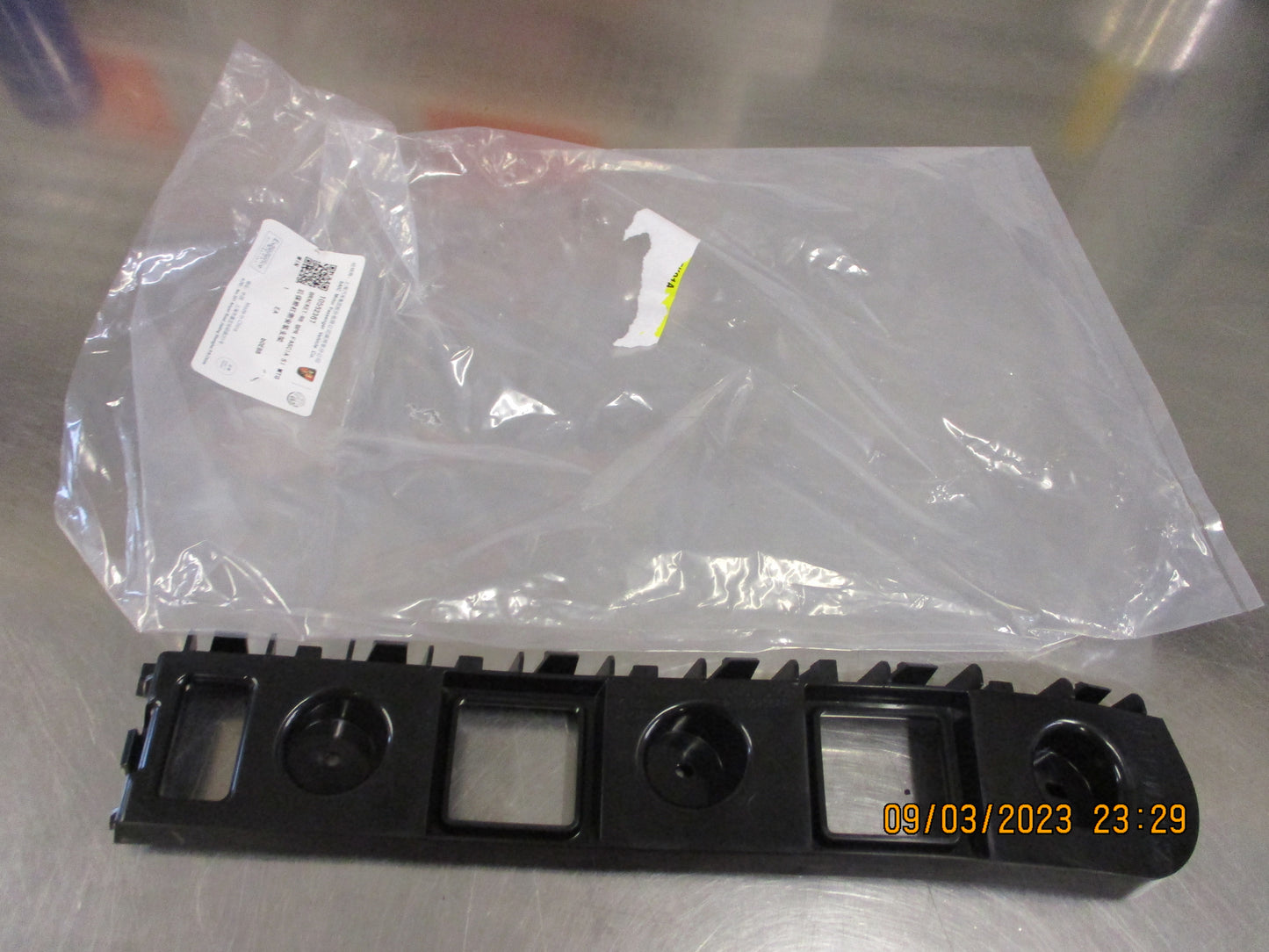 MG GZS Genuine Right Rear Bumper Bar Bracket New Part