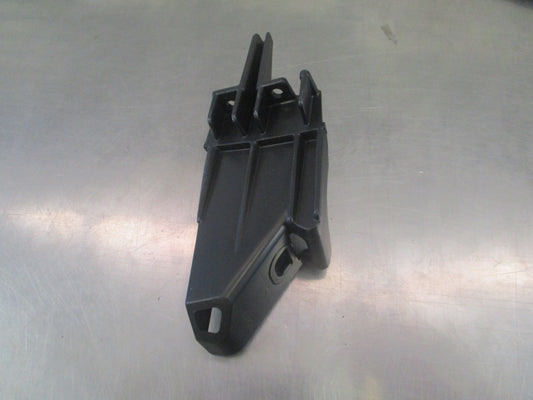 Toyota Yaris Genuine Right Hand Lower Headlight Protector Retainer New Part