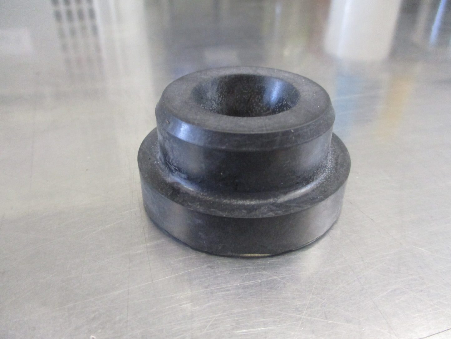 Toyota Crown Genuine Lower Radiator Support Grommet New Part