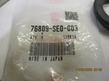 Honda Civic-Accord-Odyssey-Prelude Genuine Washer Bottle Grommet New Part