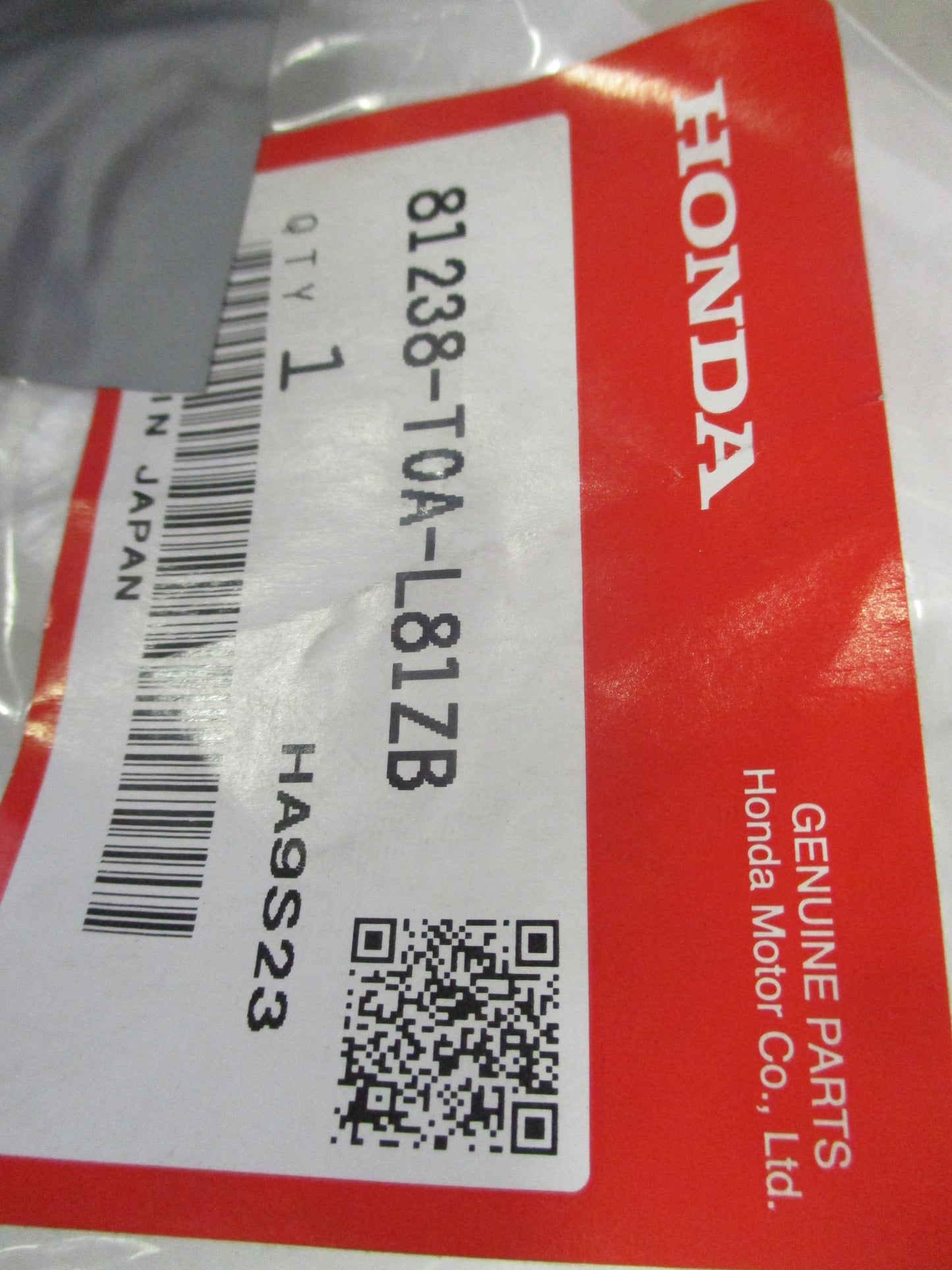 Honda CR V Genuine Right Hand Outer Reclining Cover New Part