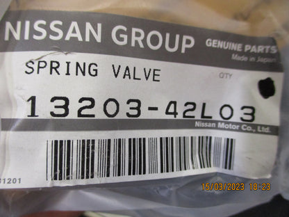 Nissan Pathfinder Genuine Outer Valve Spring New Part