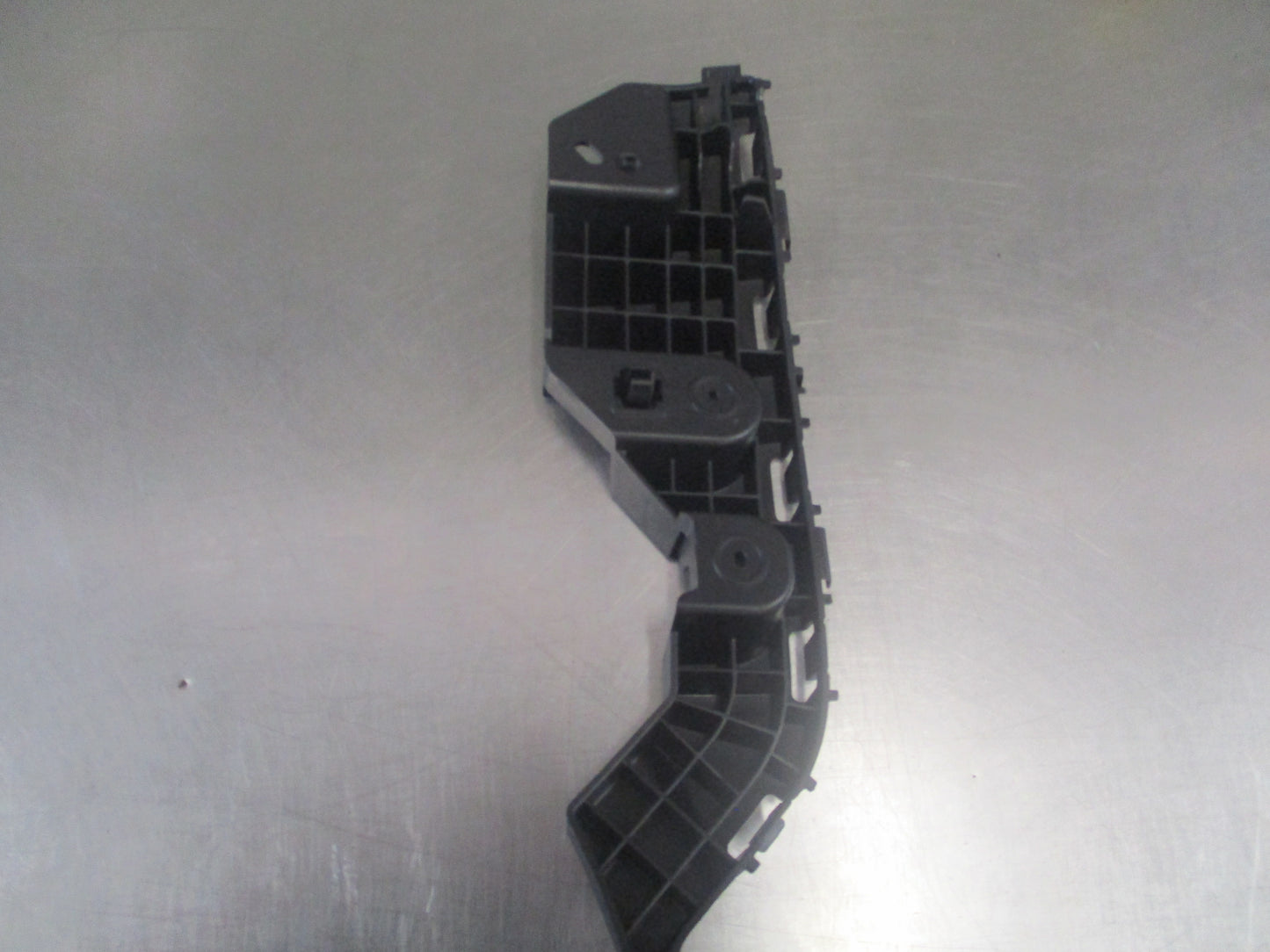 Holden Trax Genuine Right Upper Side Bracket New Part