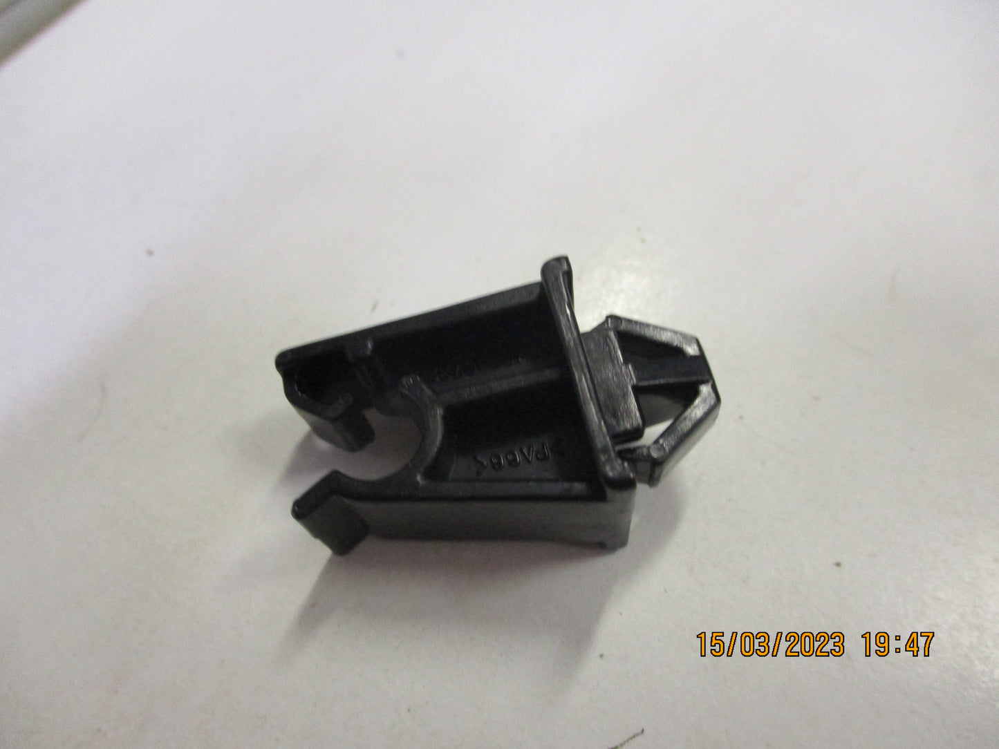 Holden Cruze Genuine Bonnet Rod Latch New Part