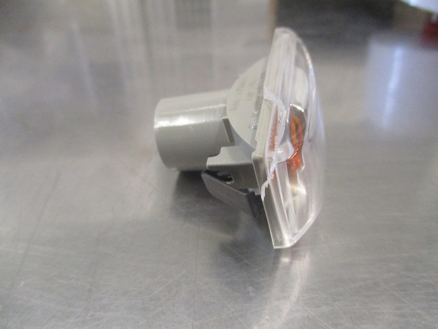 Holden Astra Genuine Front Right  Guard Indicator Lamp New Part