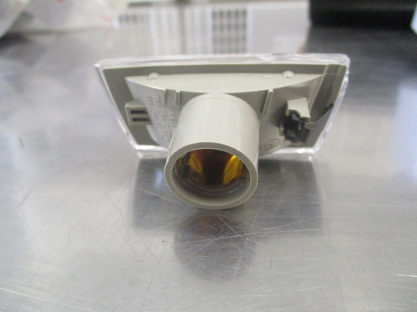 Holden Astra Genuine Front Right  Guard Indicator Lamp New Part