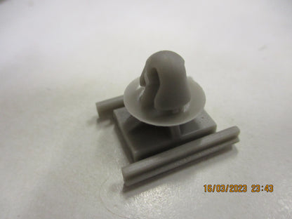 Volvo 850 Genuine Body Side Molding Retainer Clip New Part