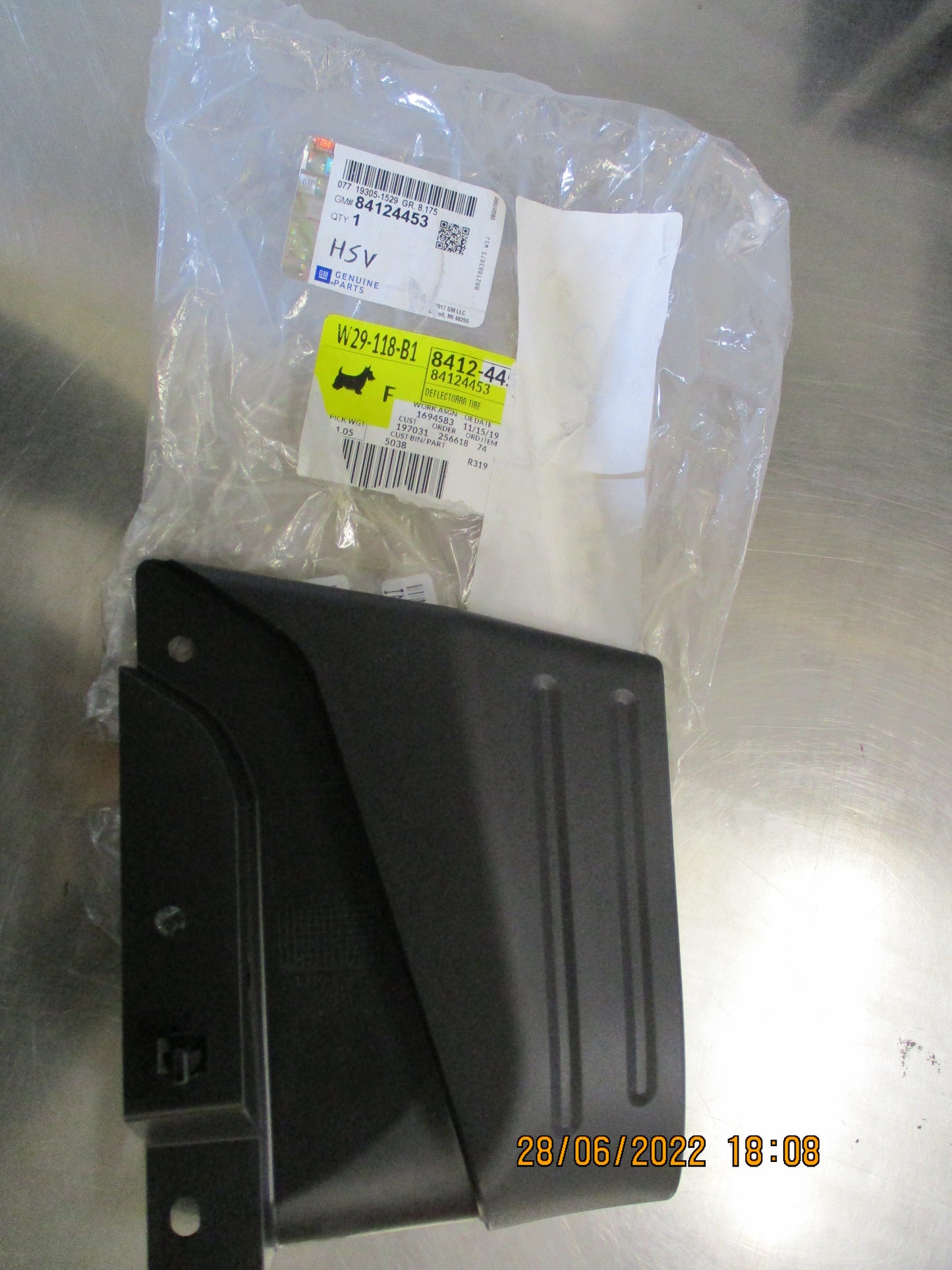 Chevrolet Silverado/ GMC Sierra Genuine Rear Driver Side Front Tire Air Deflector New Part