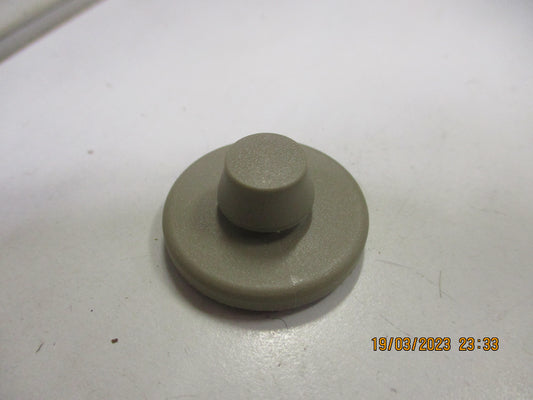 Holden VE Commodore Genuine Carpet And Foot Trim Clip New Part