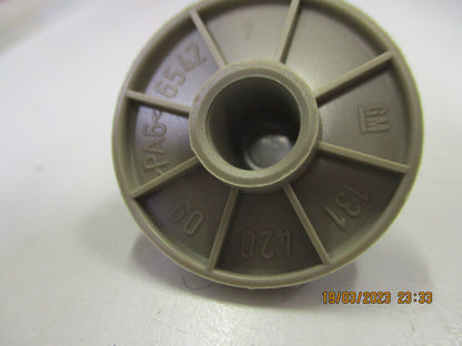 Holden VE Commodore Genuine Carpet And Foot Trim Clip New Part