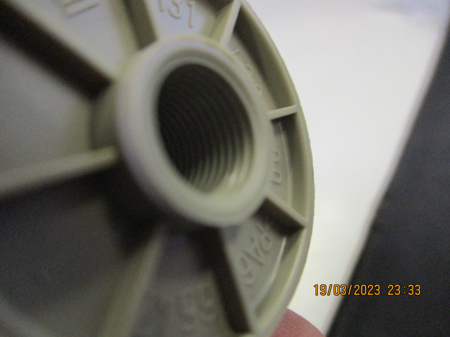 Holden VE Commodore Genuine Carpet And Foot Trim Clip New Part