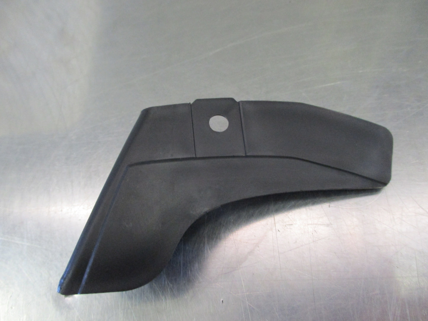 Holden Barina Genuine Front Right Liner Fender Bracket New Part