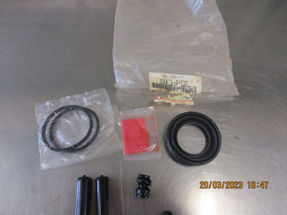 Toyota Landcruiser 80 Series Genuine Rear Brake Caliper Repair Kit New Part