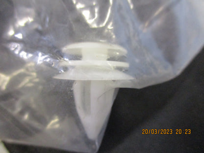 Land Rover Genuine Door Trim Trim Clips New Part