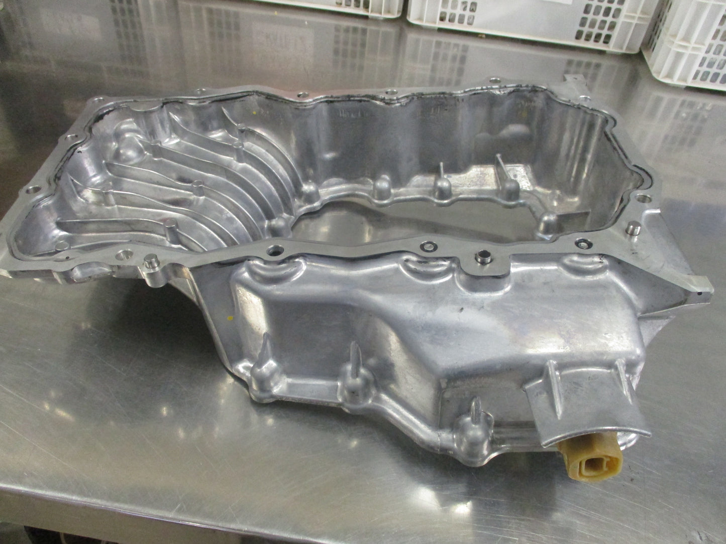 Holden Captiva Genuine Upper Oil Pan New Part