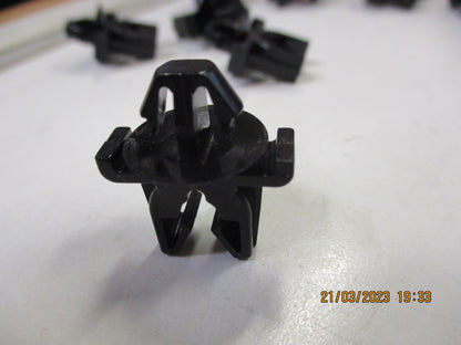 Nissan Genuine Brake Tube Locator Clip (Pack Of 9) New Part