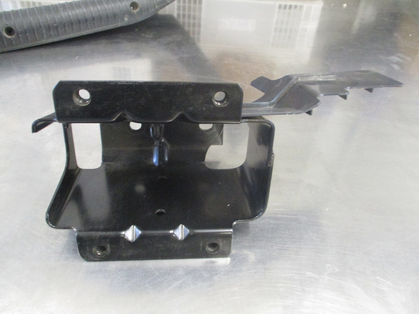 Toyota Landcruiser Genuine Left Hand Front Bull Bar Bracket/Radiator Air Shield New Part