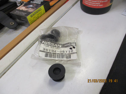 Nissan GQ-GU Patrol Genuine Handbrake Drum Grommet New Part