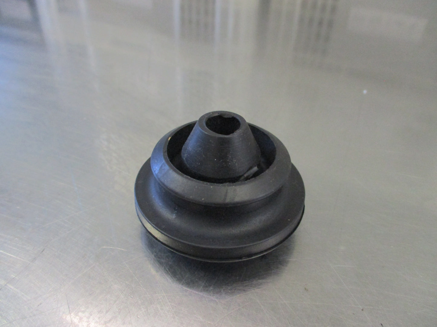 Holden Barina Genuine Lower Radiator Insulator Assembly New Part