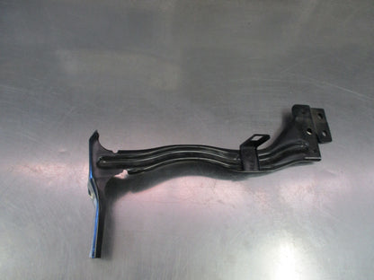 Nissan D40 Navara Genuine Right Hand Front Fender Bracket New Part