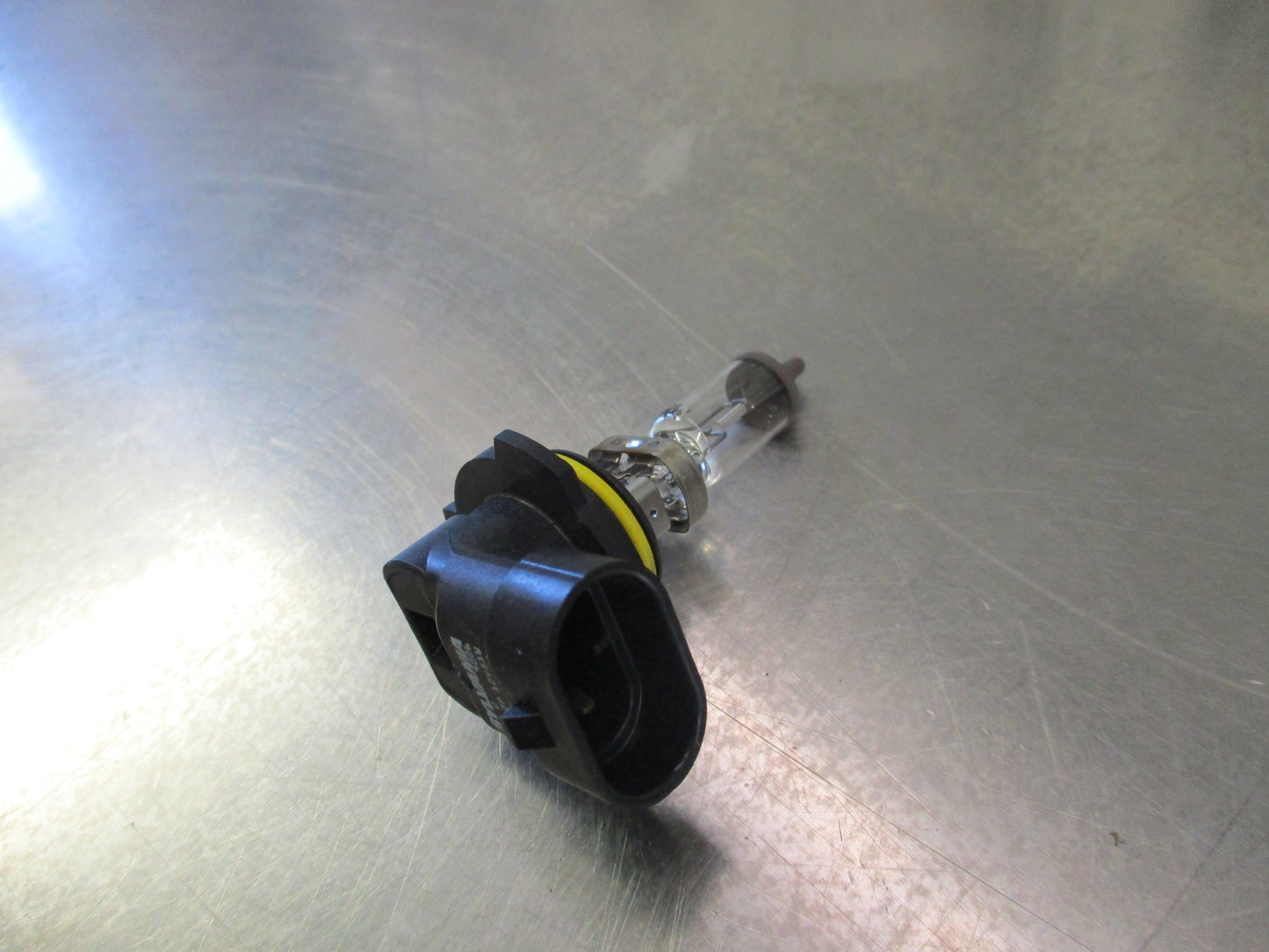 Isuzu D-Max Genuine Head Lamp Bulb New Part