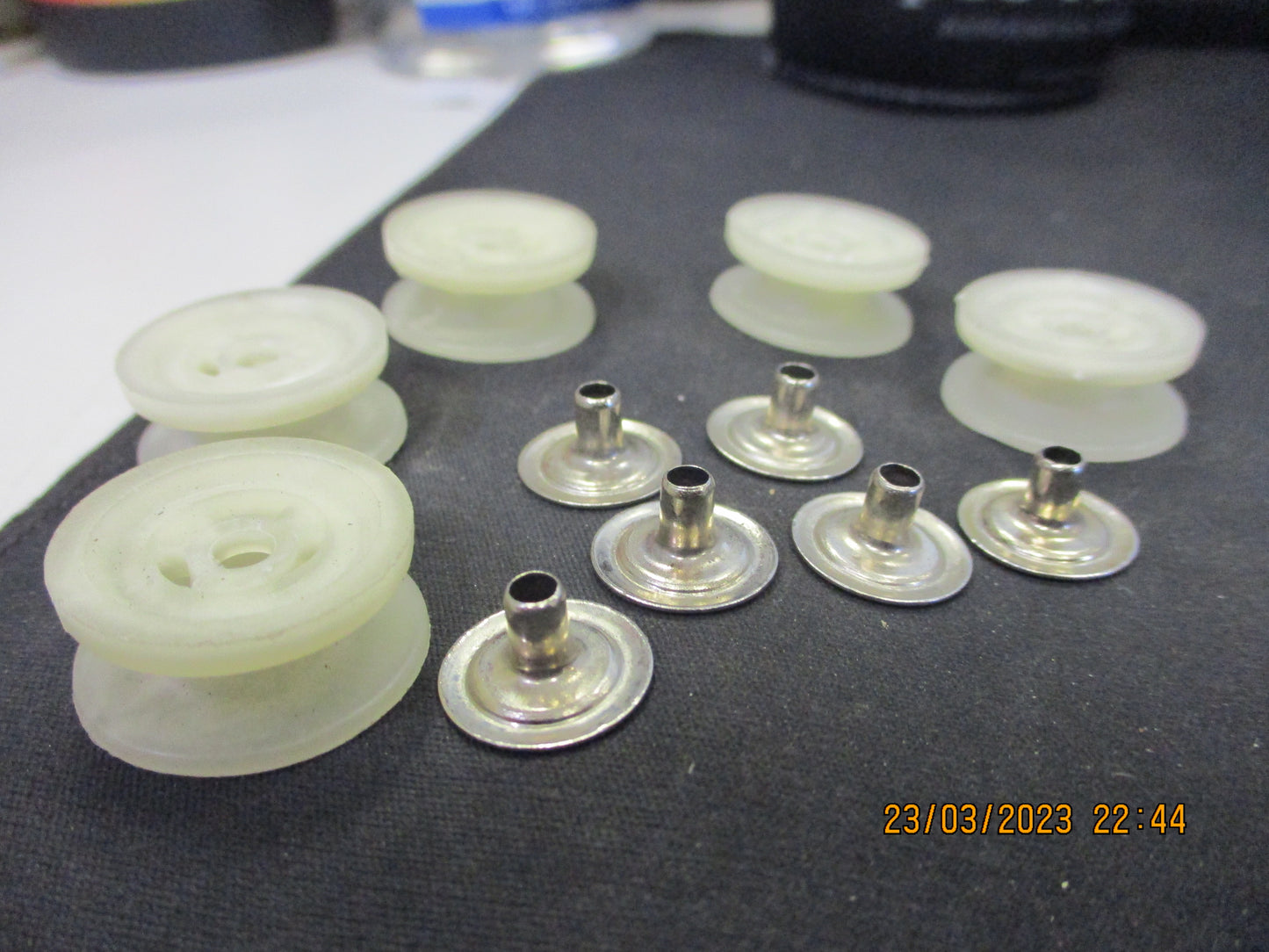 Nissan NOS Navara Genuine Tonneau Repair Kit New Part