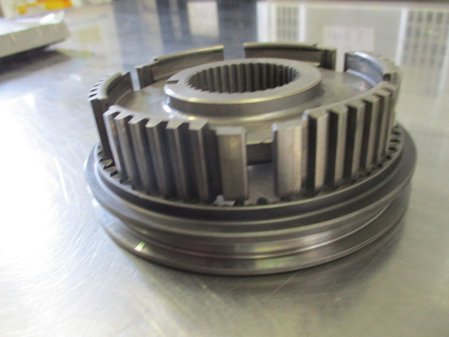 Nissan D40 Navara/350Z/370Z Genuine Reverse Hub And Sleeve Set New Part