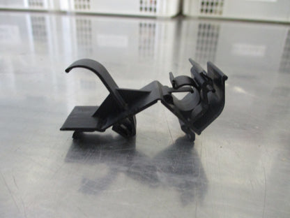 Nissan Qashqai Genuine Body Side Trimming Clip New Part