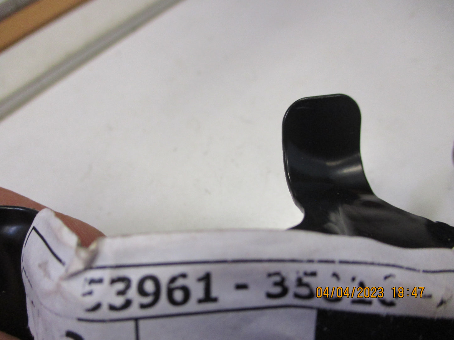 Toyota Genuine Valance Panel Plate Bracket New Part