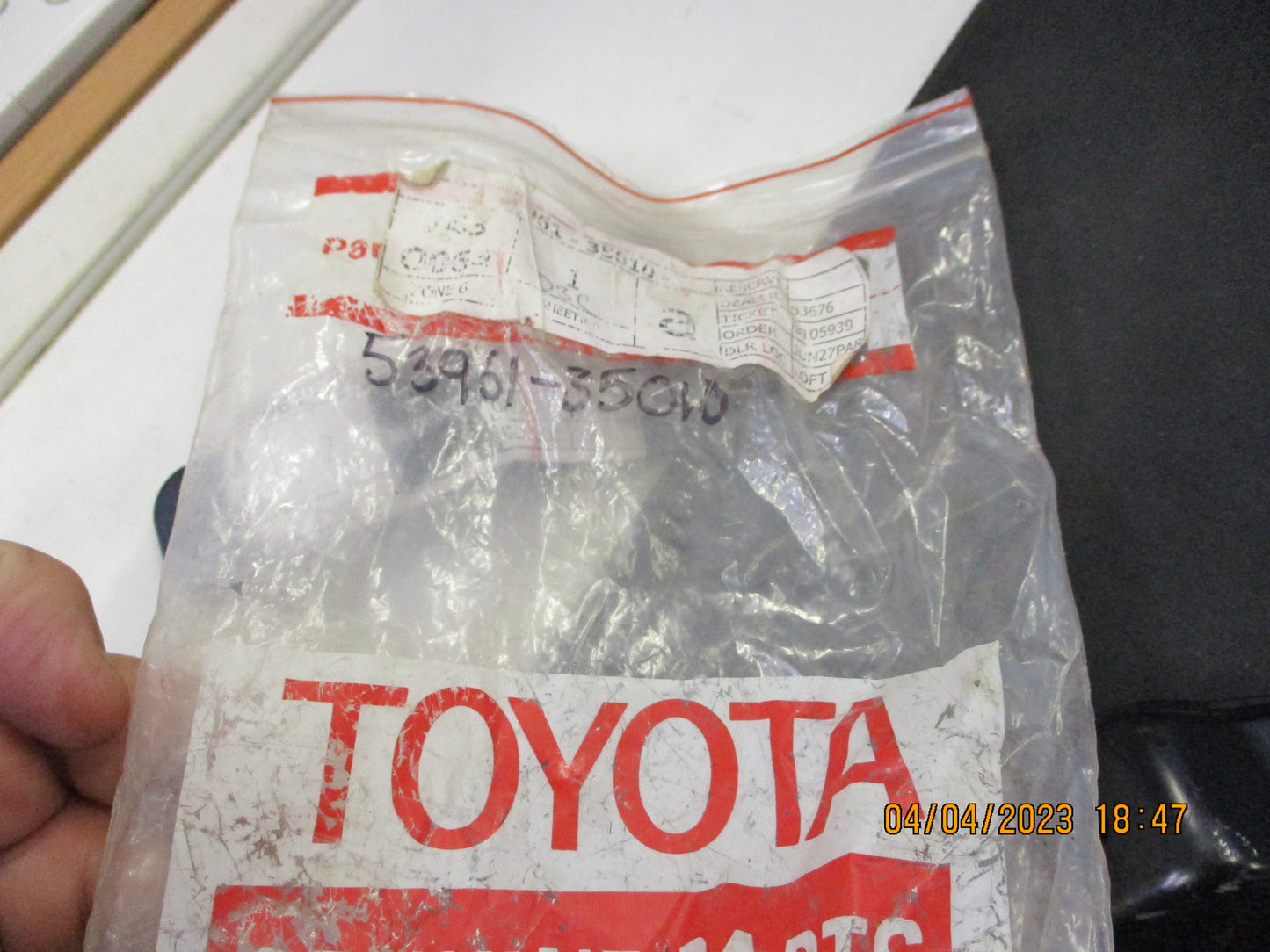 Toyota Genuine Valance Panel Plate Bracket New Part