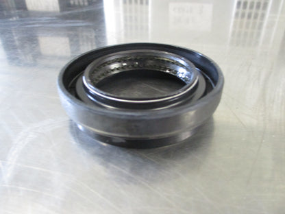 Toyota Landcruiser Genuine Output Shaft Oil Seal New Part