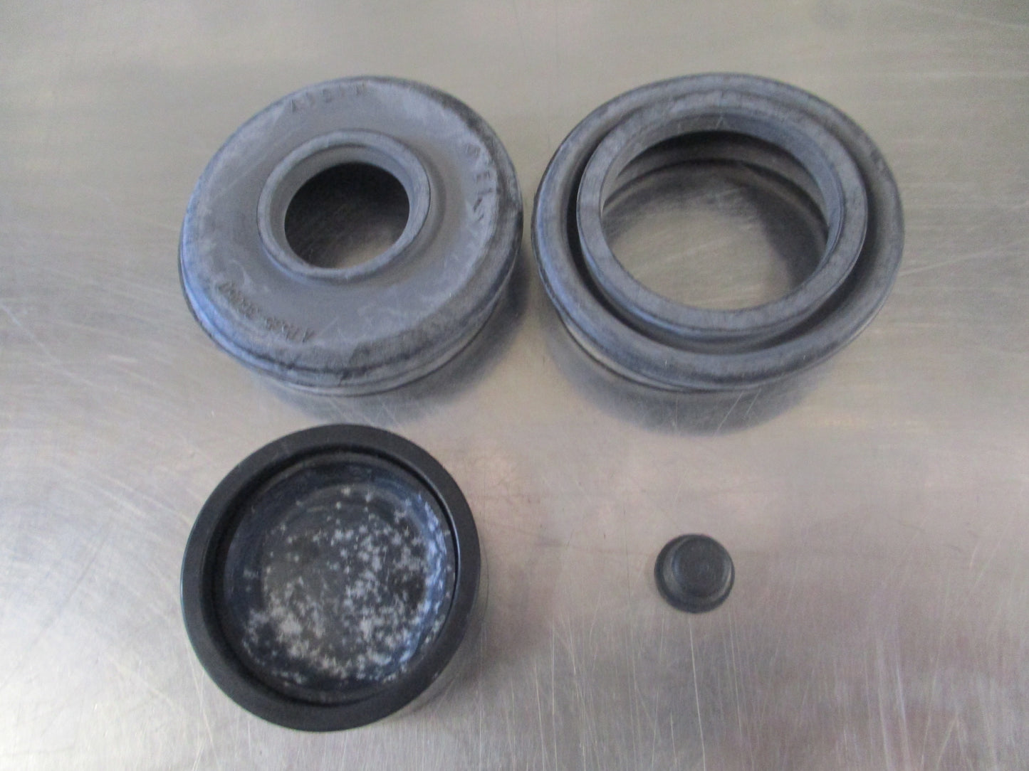Toyota Dyna Genuine Wheel Brake Cylinder Repair Kit New Part
