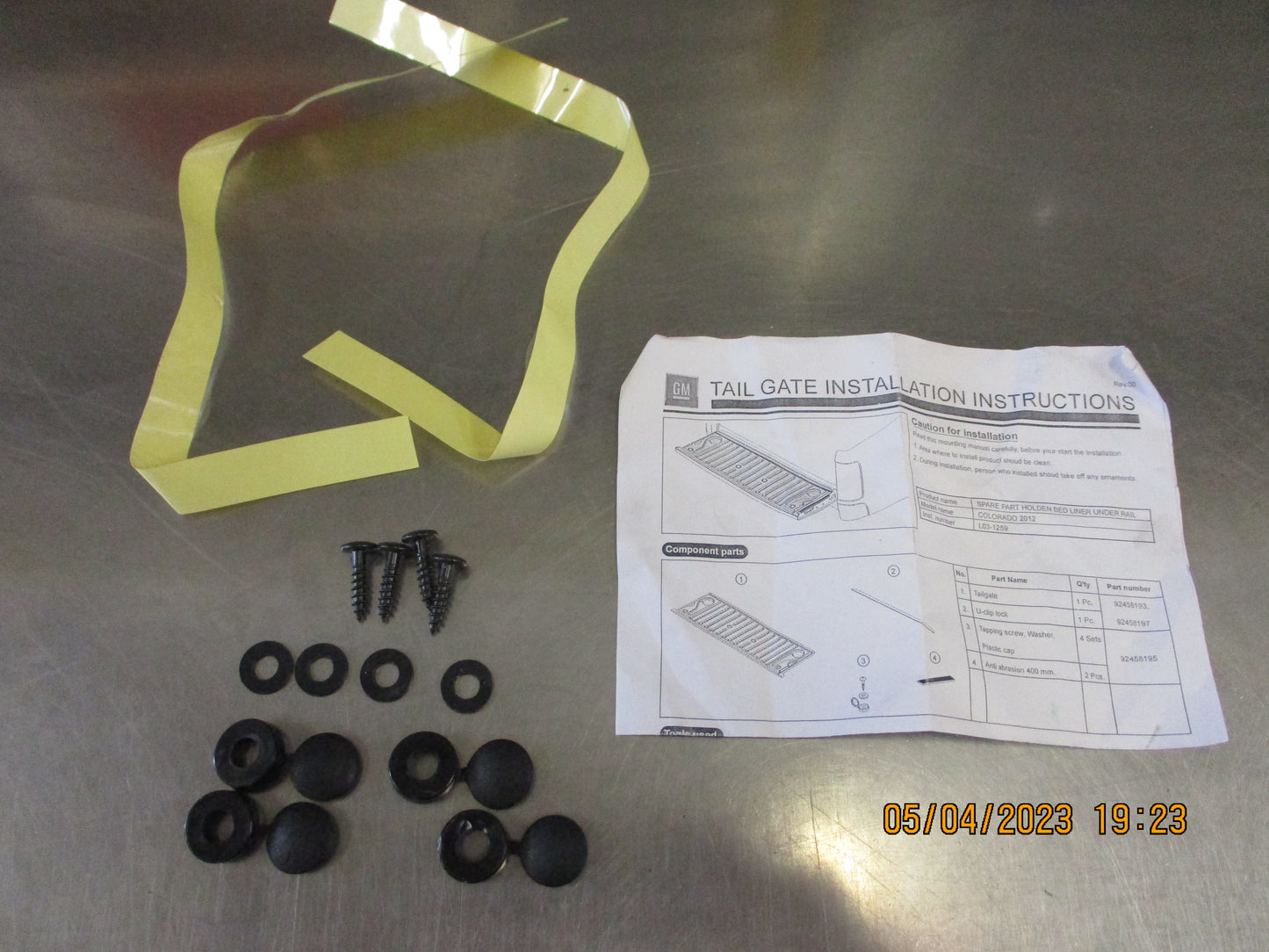 Holden RG Colorado Genuine Tail Gate Liner Fitting Kit New Part